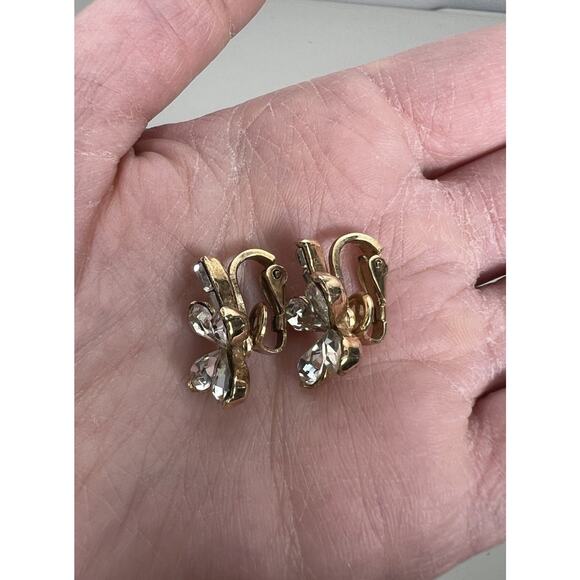 Vintage Clip On Trifari Floral Clear Clover Earrings Gold Toned - Picture 3 of 7